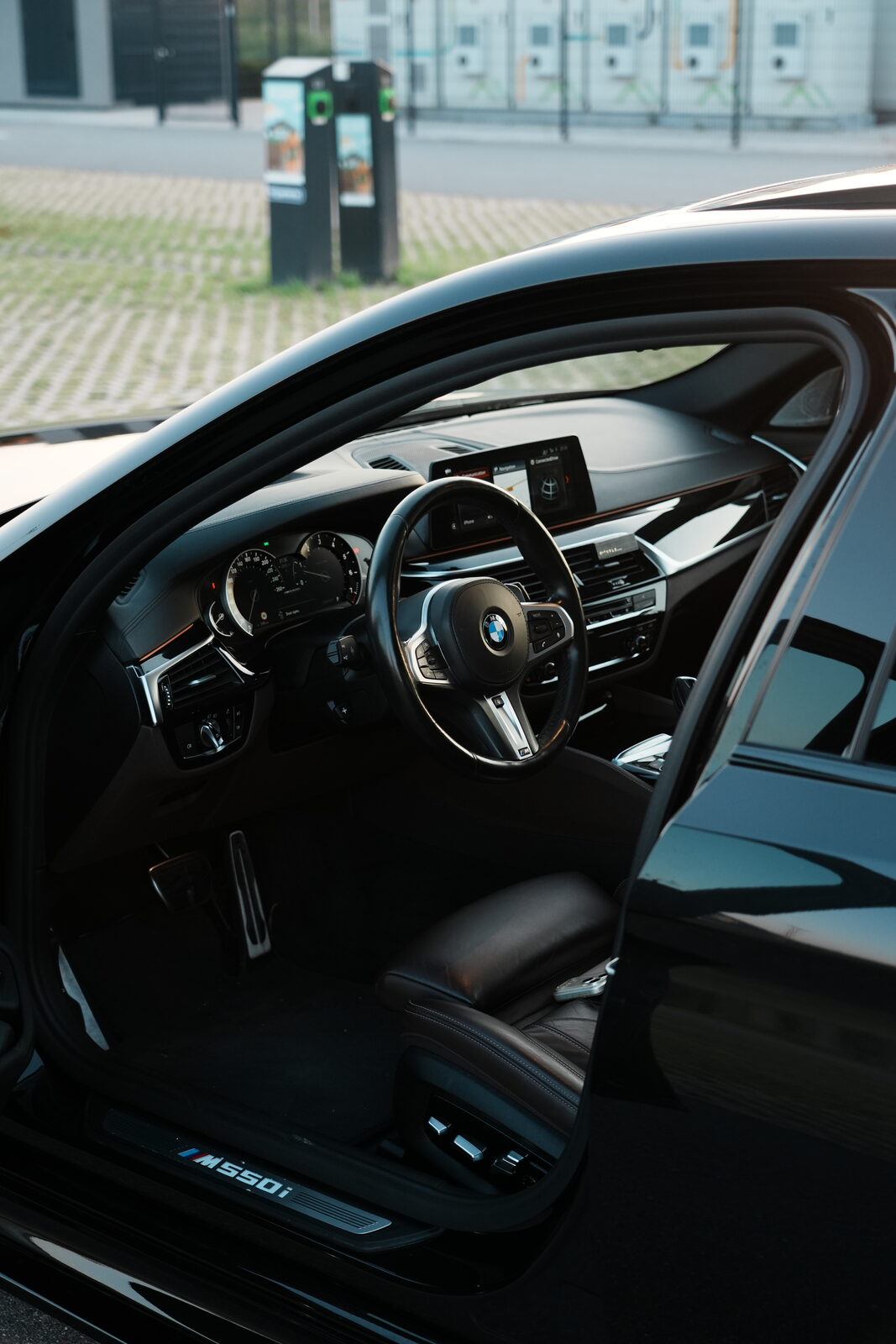 BMW 5 Serie M550i xDrive — foto 8